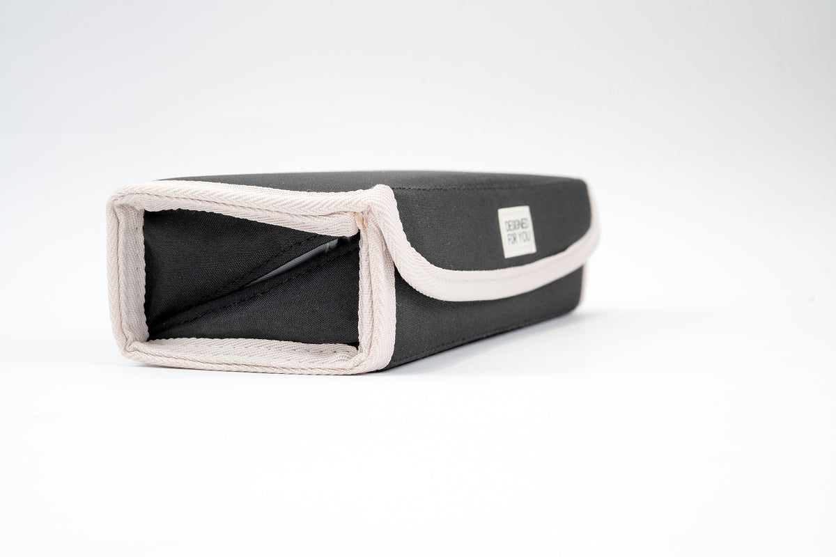 Magnetic Lock Pouch - Black Kidgets