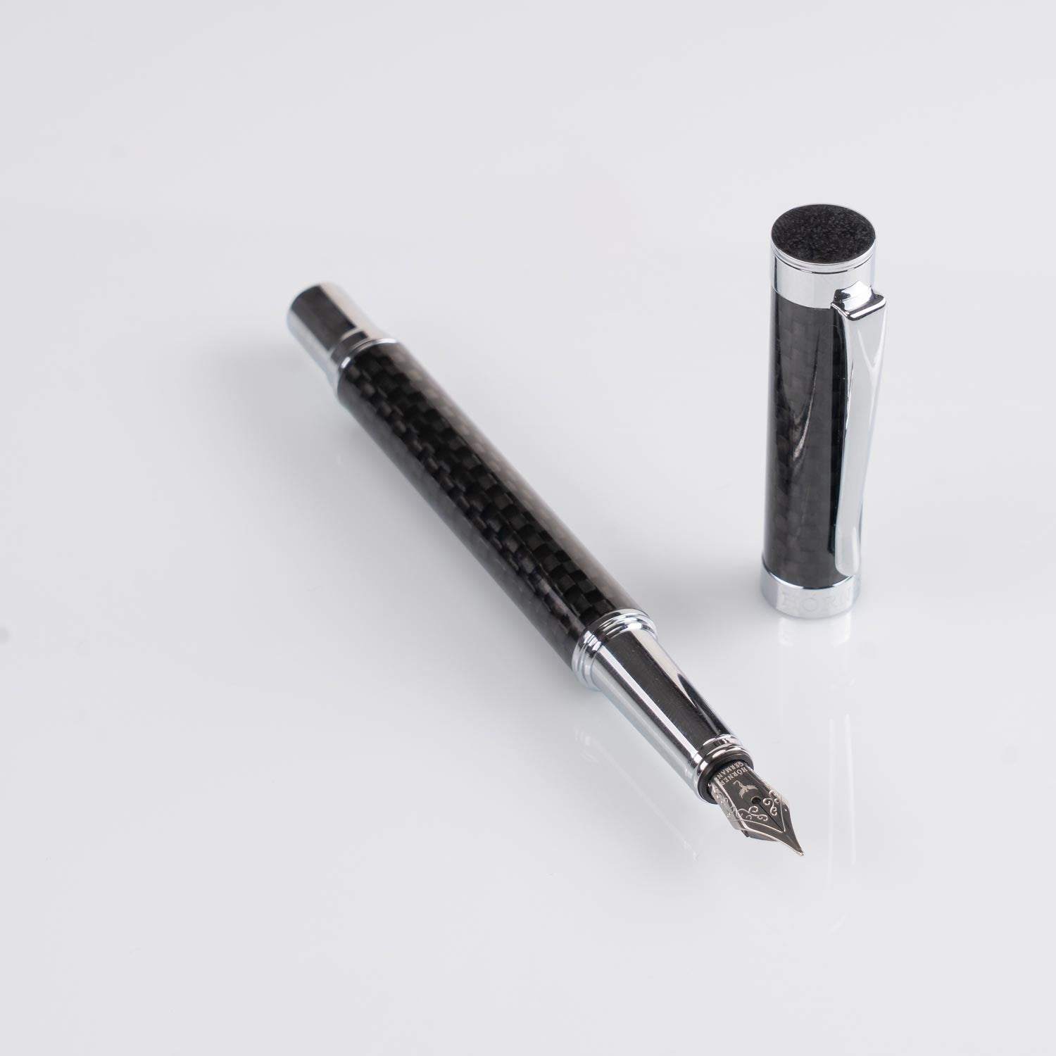 Horner | One | Fountain Pen | Carbon Horner