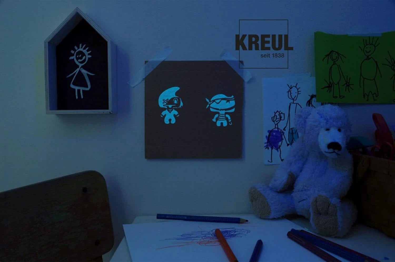MUCKI Kids Glow-in-the-Dark Paint 150 ml jar with night glowing artwork for children