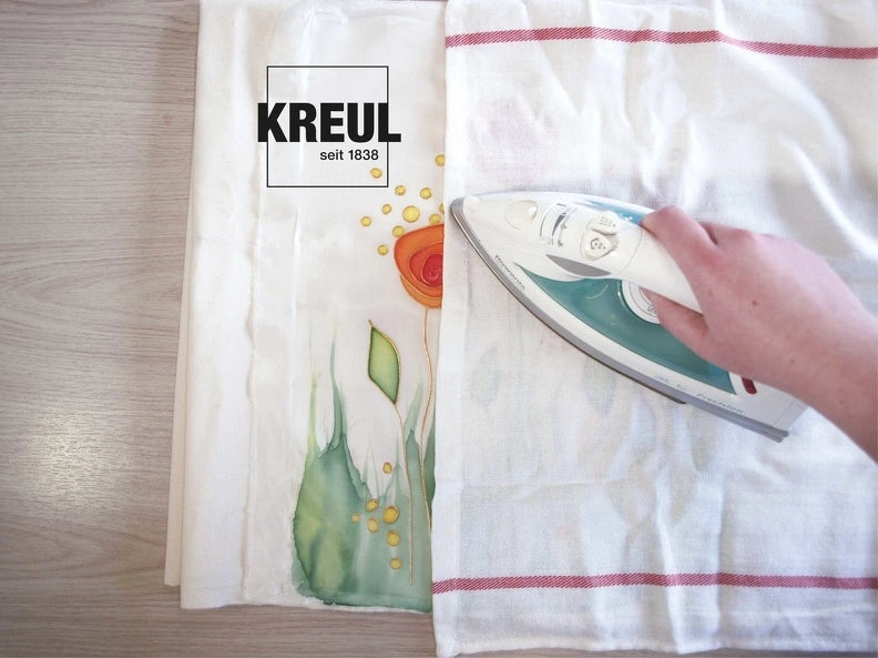 Kreul Javana Silk Painting Starter Set box with colors and tools