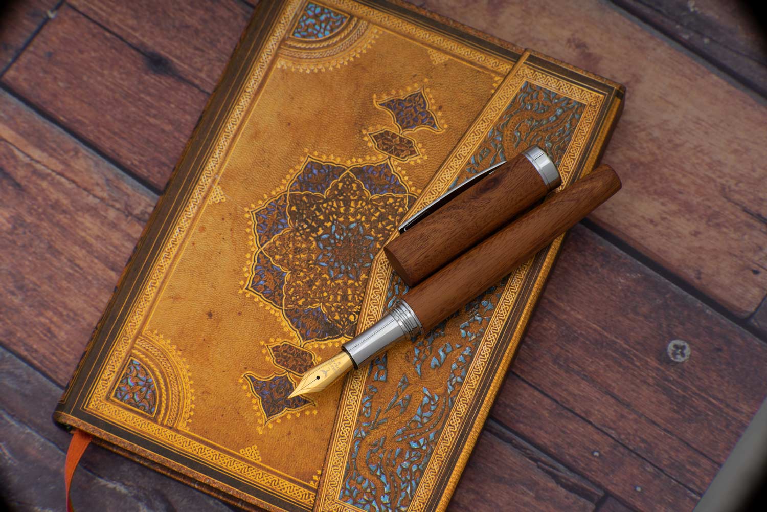 Horner | Scriptum | Fountain Pen | Mahogany Wood Horner