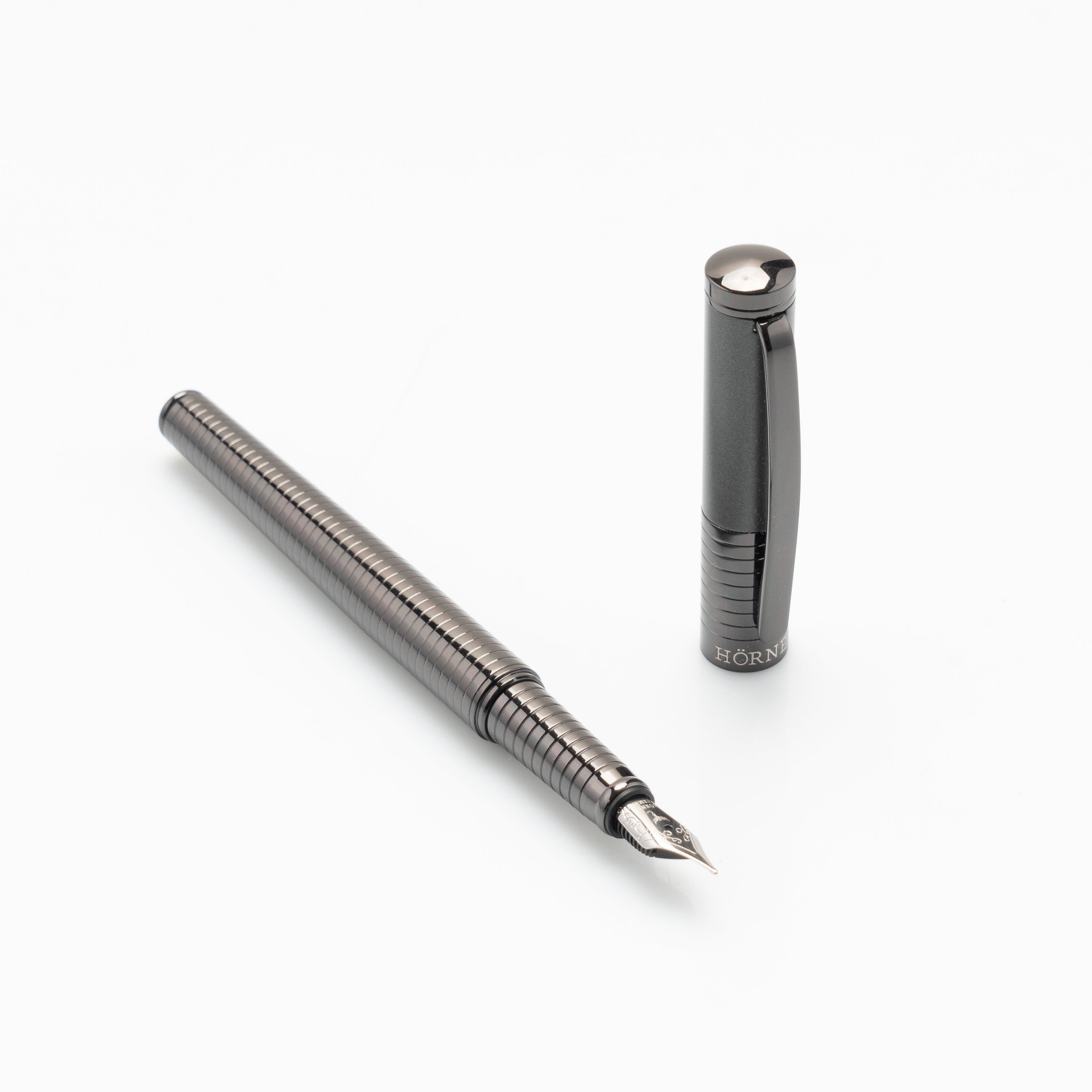 Horner | Fortress | Fountain Pen | Gunmetal Horner