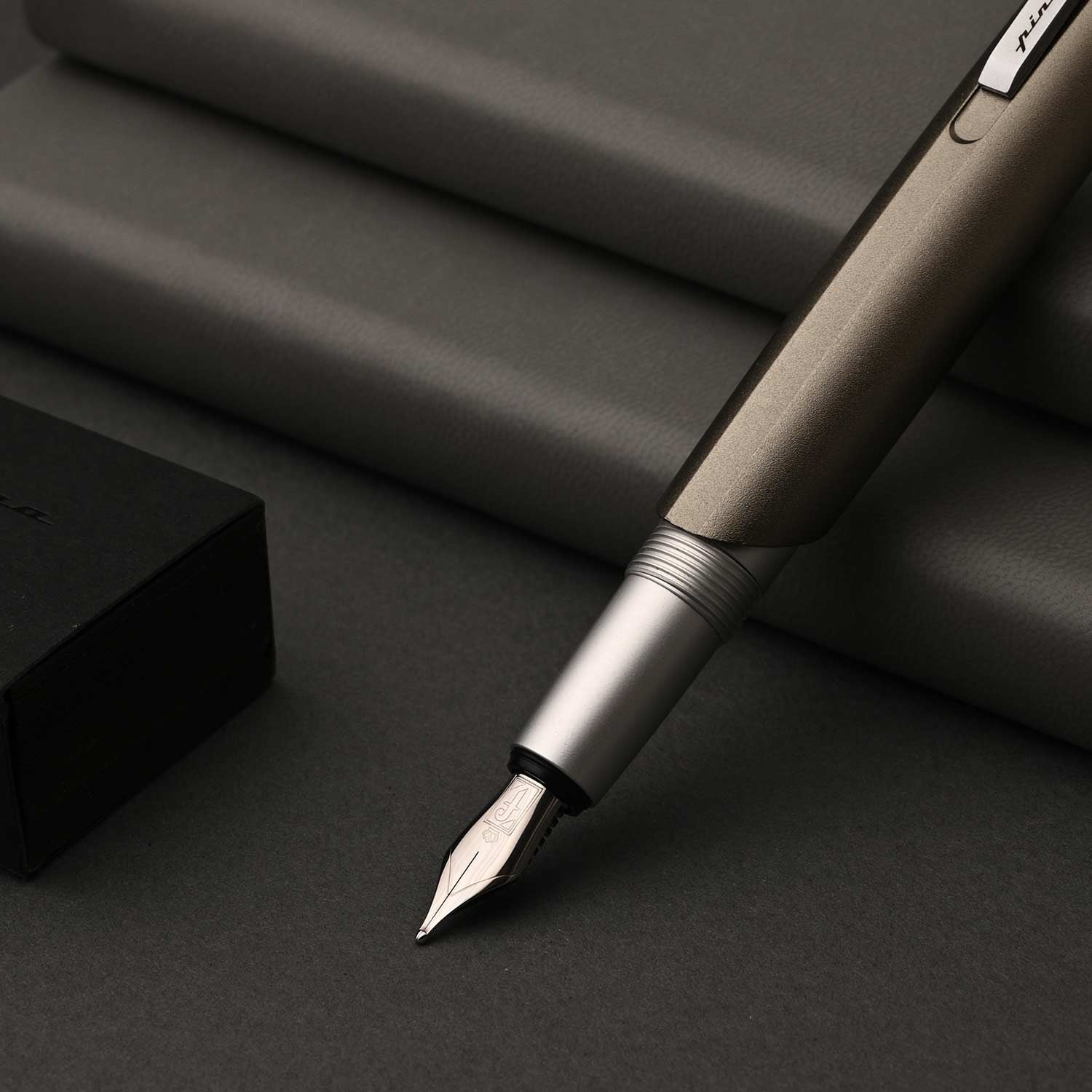 Pininfarina | Pf Go | Fountain pen | Titanio Pininfarina