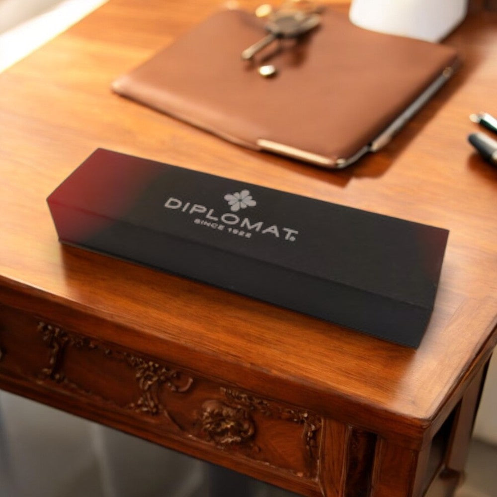 Diplomat Traveller Ball Pen - Black Lacquer Gold - EasyFLOW Ink Diplomat