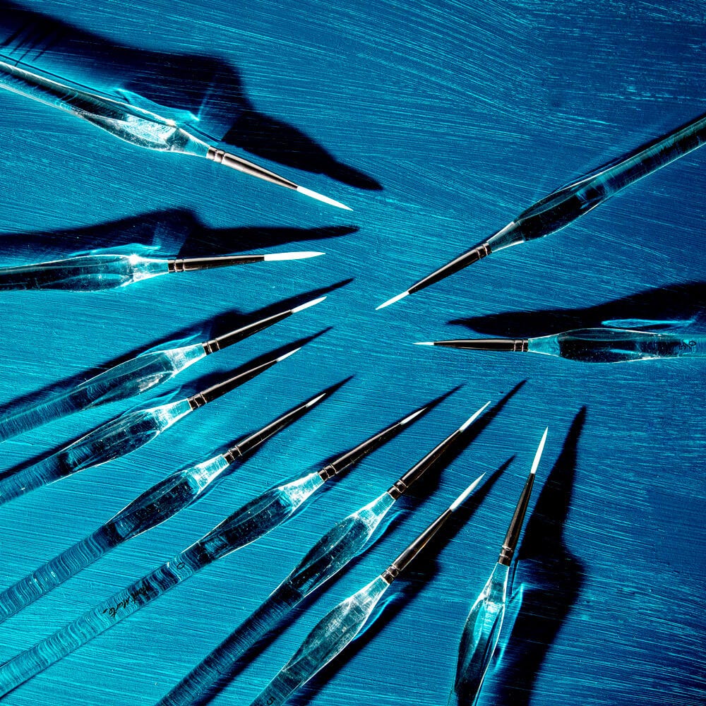 pen image of the brush set inside the storage container