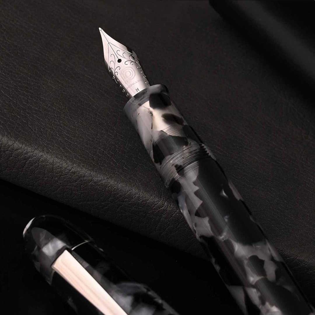 Penlux | Koi | Fountain Pen | King Body | Black & White | Piston Filling Penlux