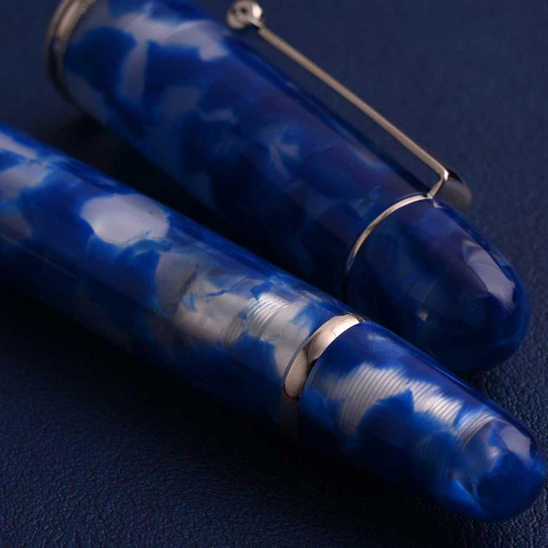 Penlux | Koi | Fountain Pen | King Body | Blue & White | Piston Filling Penlux