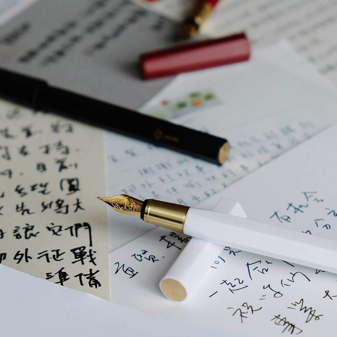 Ystudio | Fountain Pen | Resin Series | Acrylic Brass Red | Medium Nib YSTUDIO